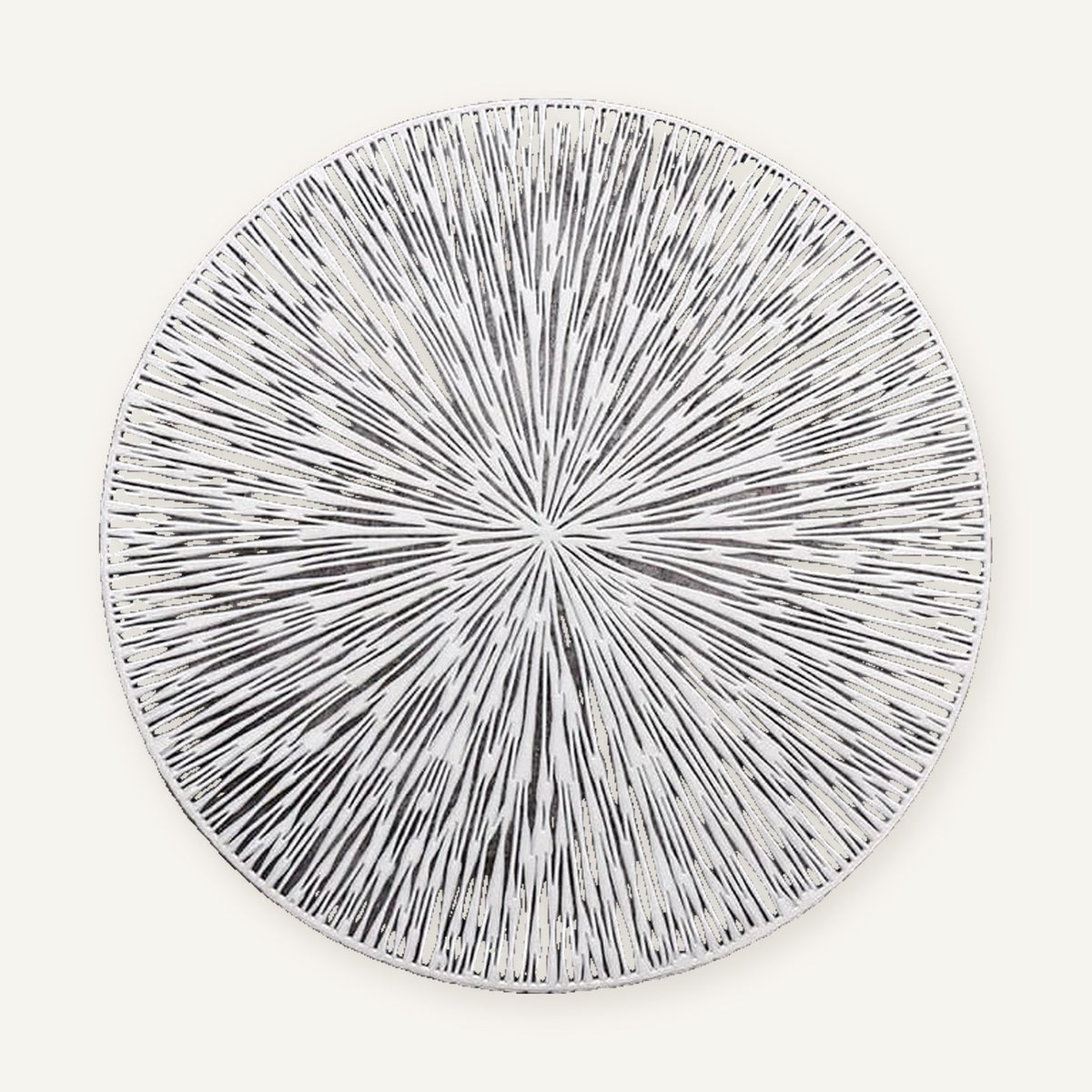 Set de table rond design sur fond beige
