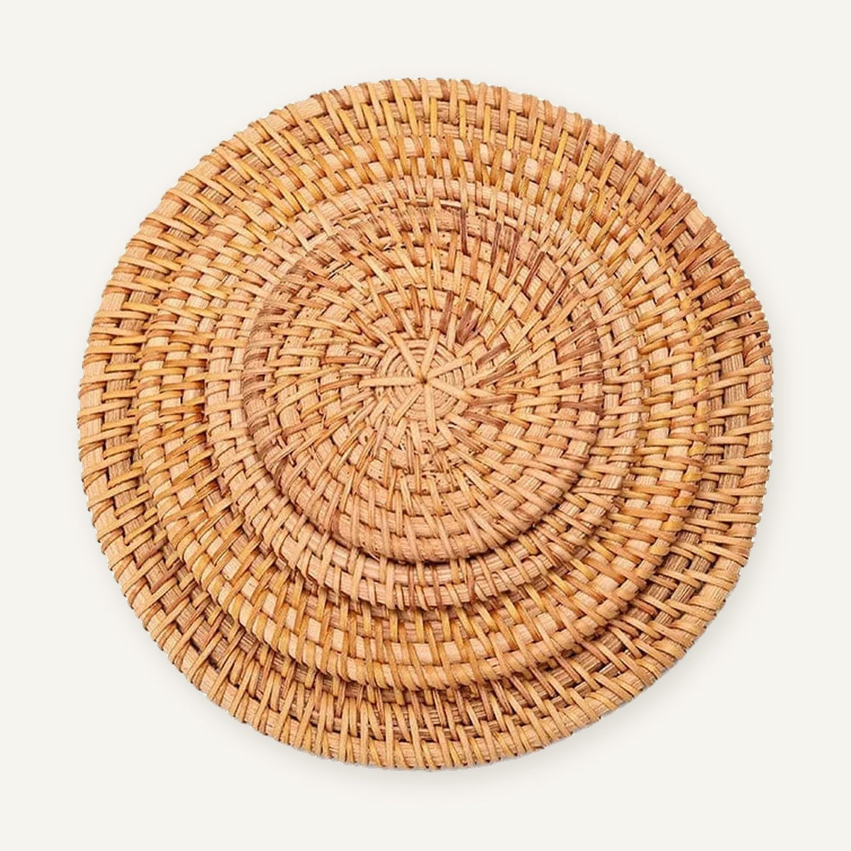 Set de table rond en osier sur fond beige