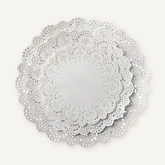 Set de table papier rond sur fond beige