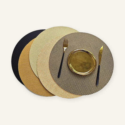Set de table jaune rond sur fond beige