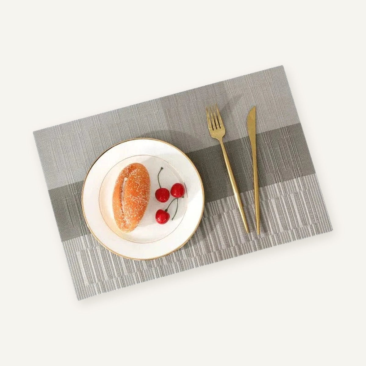 Set de table rectangulaire lavable | Déco moderne sur fond beige