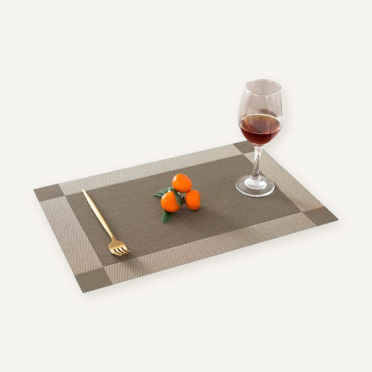 Set de table plastique original | Café sur fond beige