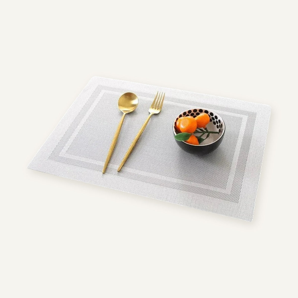 Set de table blanc rectangulaire | Magnifique sur fond beige