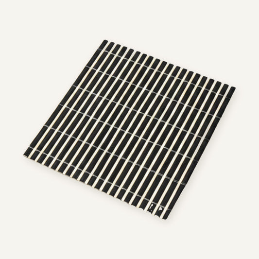 Set de table bambou noir | Pliable sur fond beige